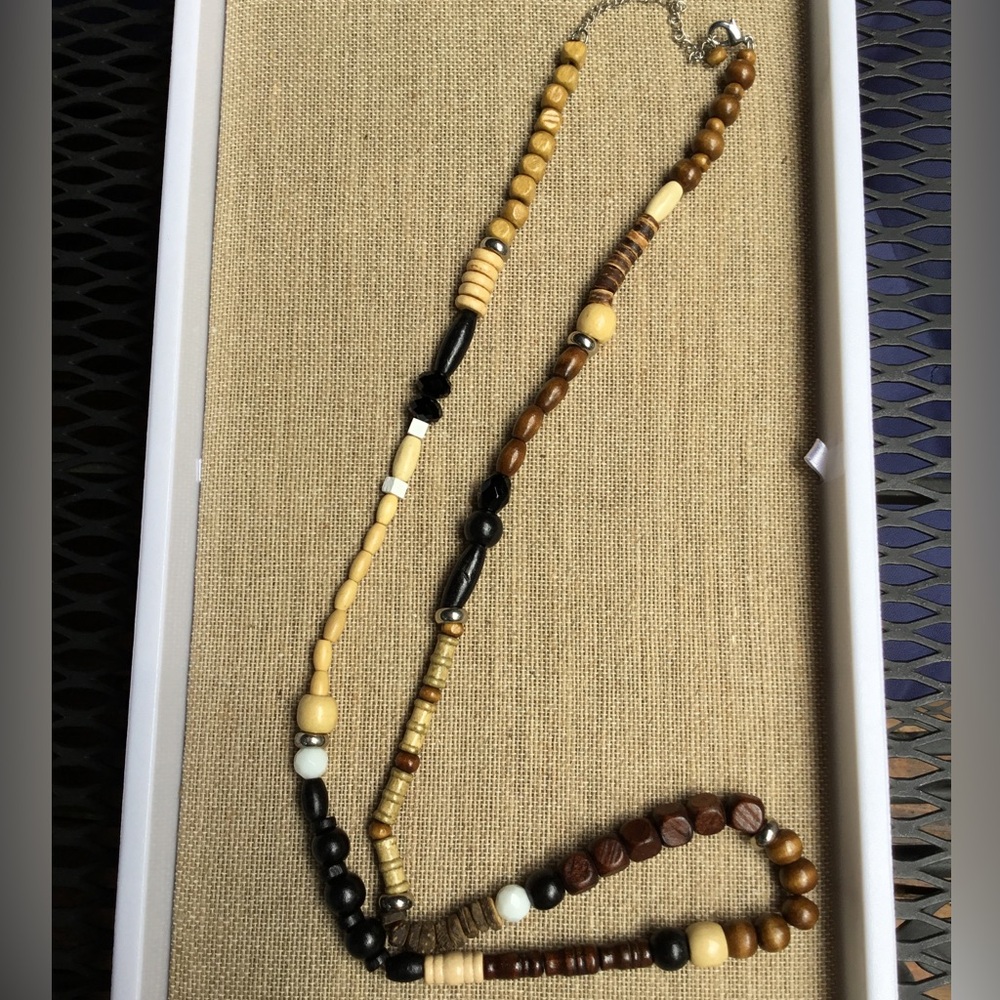 Cookie Lee Wood Necklaces & Bracelets Set. - Picture 9 of 11